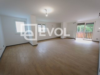 Trilocale in Vendita a Chiusaforte, 184'000€, 77 m²