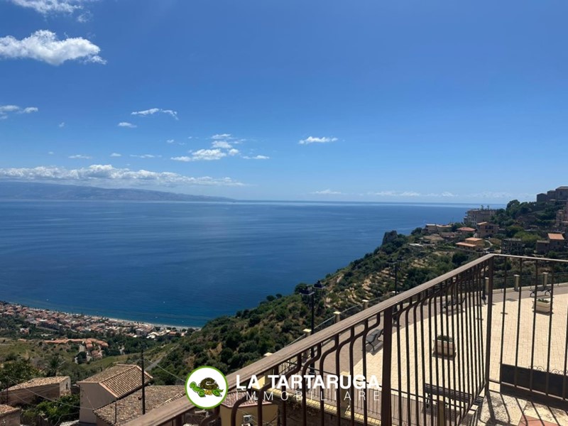 Casa Indipendente in Vendita a Forza d'Agrò, 160'000€, 120 m²