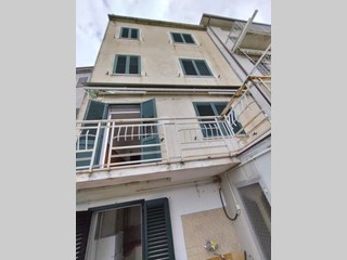 Casa Semi Indipendente in Vendita a Castel Frentano, 80'000€, 177 m²