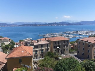 Attico in Vendita a Portovenere, zona Fezzano, 290'000€, 120 m²