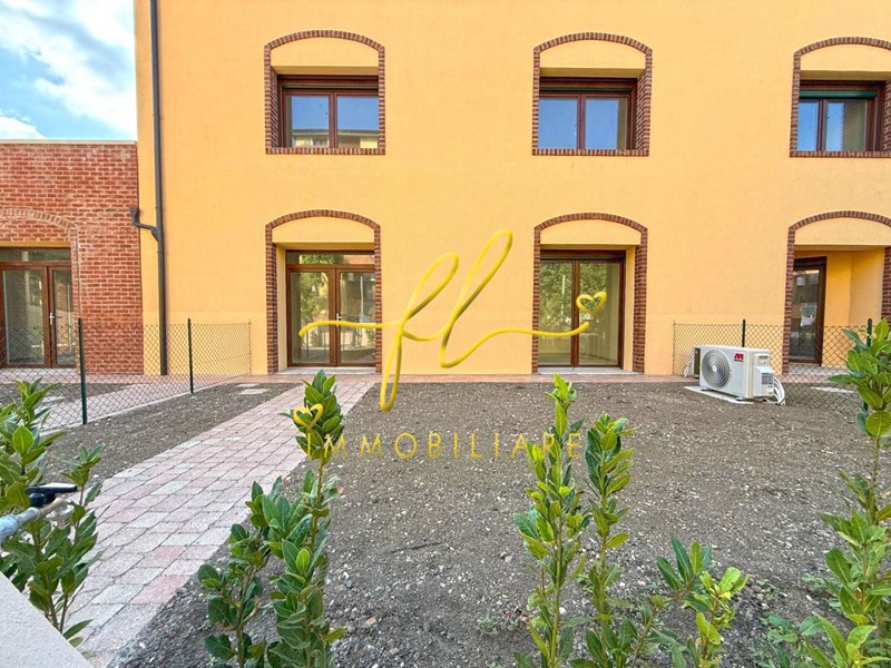Trilocale in Vendita a Rosignano Marittimo, zona Vada, 212'000€, 61 m²