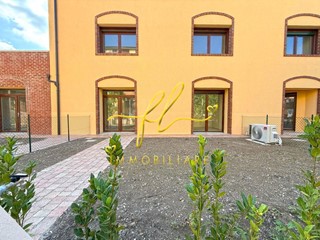 Trilocale in Vendita a Rosignano Marittimo, zona Vada, 212'000€, 61 m²