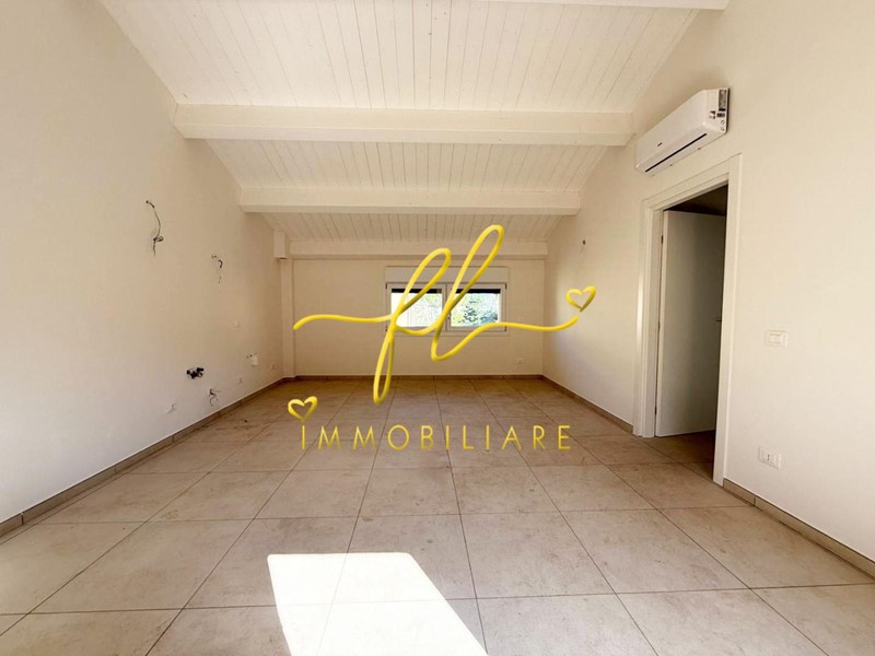 Trilocale in Vendita a Rosignano Marittimo, zona Vada, 184'000€, 70 m²