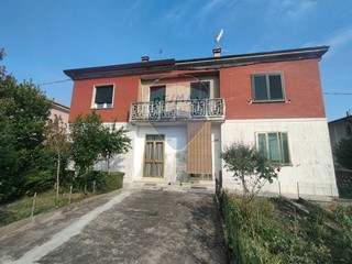 Casa Semi Indipendente in Vendita a Ferrara, 220'000&euro;, 193 m²