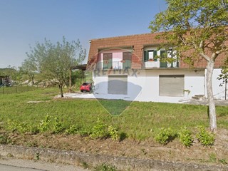 Casa Indipendente in Vendita a Fragneto Monforte, 95'000€, 260 m²