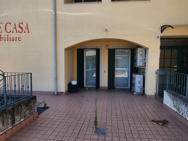 Ufficio in Vendita a Ronchi dei Legionari, 160'000€, 185 m²