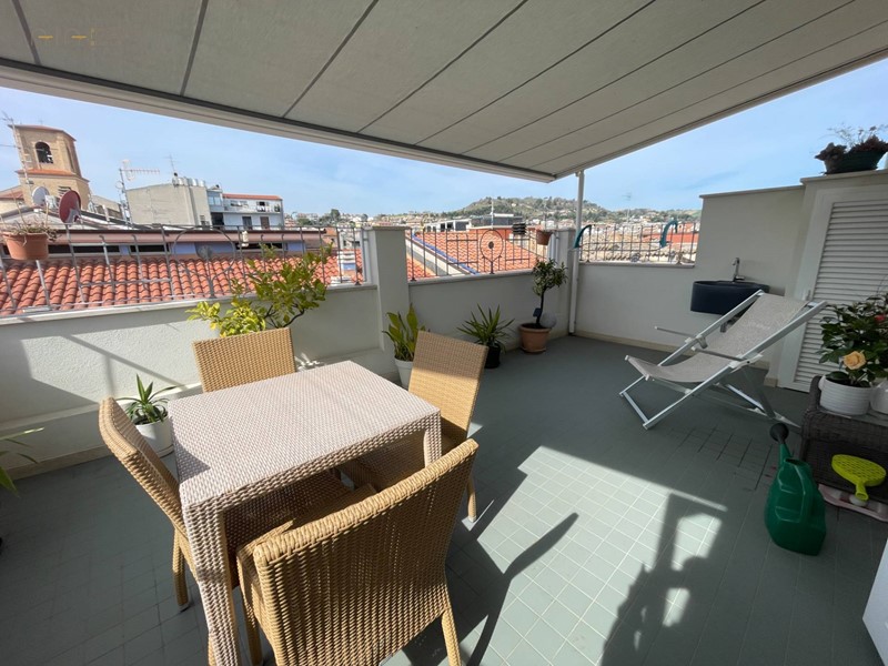 Casa Indipendente in Vendita a San Benedetto del Tronto, 395'000€, 120 m²