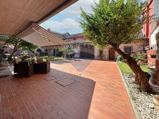 Casa Semi Indipendente in Vendita a Arzago d'Adda, 398'000€, 186 m², con Box