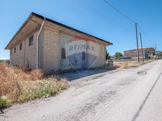 Magazzino in Vendita a Grammichele, 79'000€, 242 m²