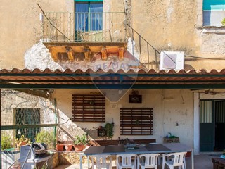 Villa in Vendita a Niscemi, 105'000€, 280 m²