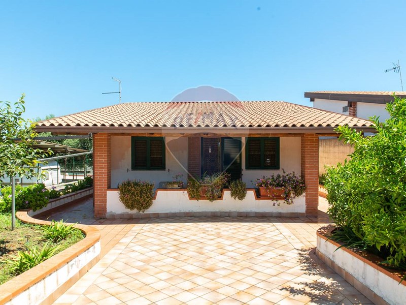 Villa in Vendita a Augusta, 98'000€, 80 m²