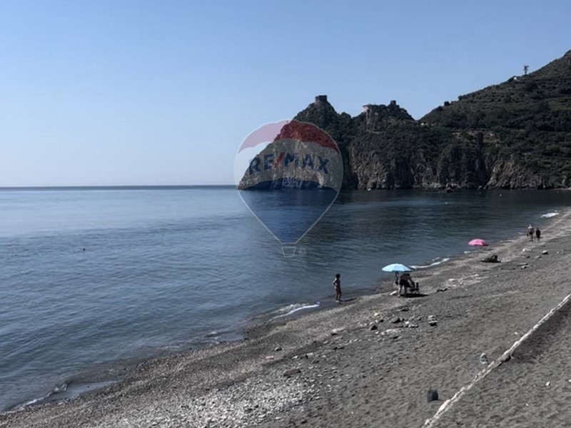 Bilocale in Vendita a Sant'Alessio Siculo, 87'000€, 55 m²