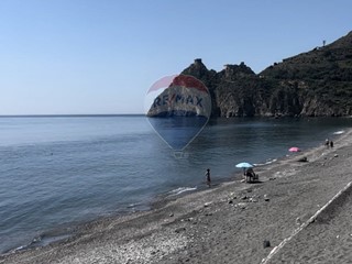 Bilocale in Vendita a Sant'Alessio Siculo, 87'000€, 55 m²