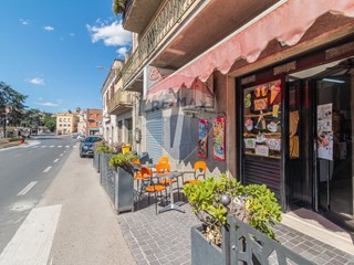 Attività commerciale in Vendita a Canino, 100'000€, 300 m²