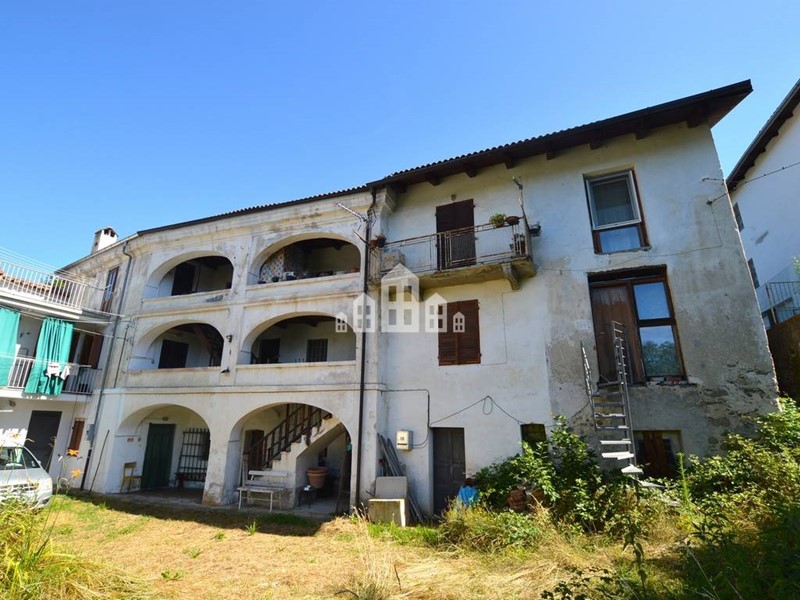 Casa Indipendente in Vendita a Val di Chy, 74'000€, 138 m²