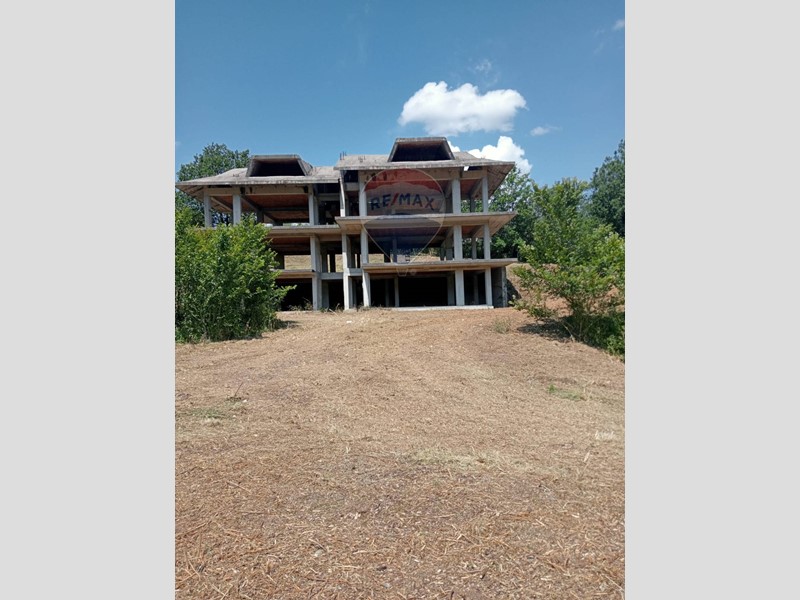 Terreno edificabile in Vendita a Minturno, 180'000€, 302 m²