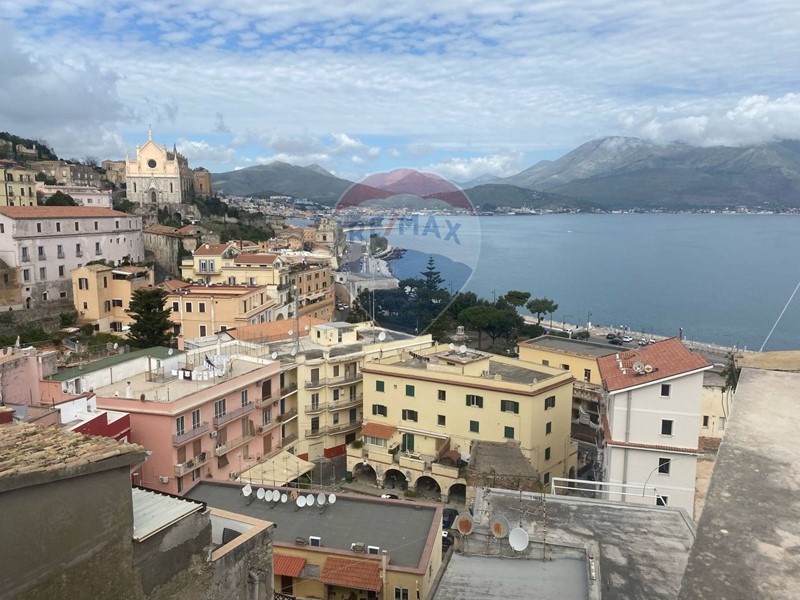 Casa Semi Indipendente in Vendita a Gaeta, 320'000€, 164 m²