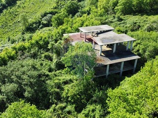Villa in Vendita a Campagnano di Roma, 600'000€, 480 m²