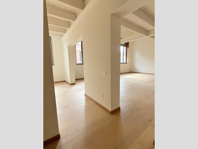 Quadrilocale in Vendita a Mantova, 369'000&euro;, 196 m²