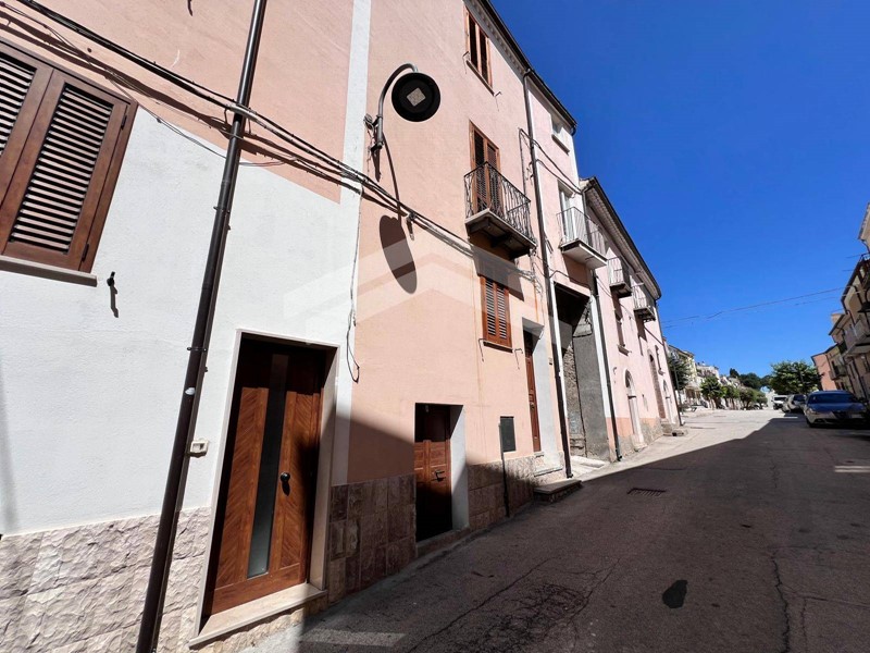Appartamento in Vendita a Toro, 89'000€, 200 m²