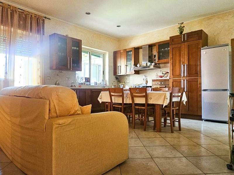 Casa Indipendente in Vendita a Santa Teresa di Riva, 158'000&euro;, 154 m²