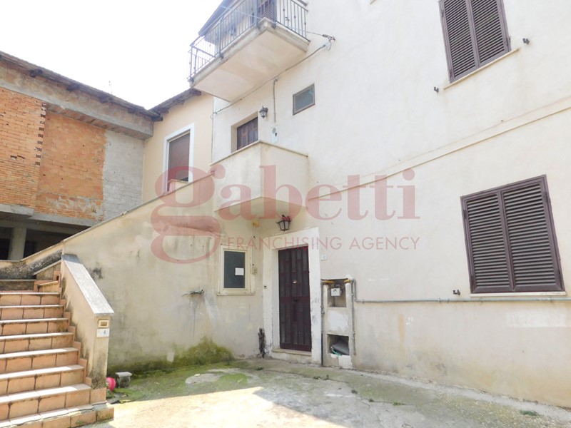 Casa Indipendente in Vendita a Sesto Campano, 65'000€, 141 m², arredato