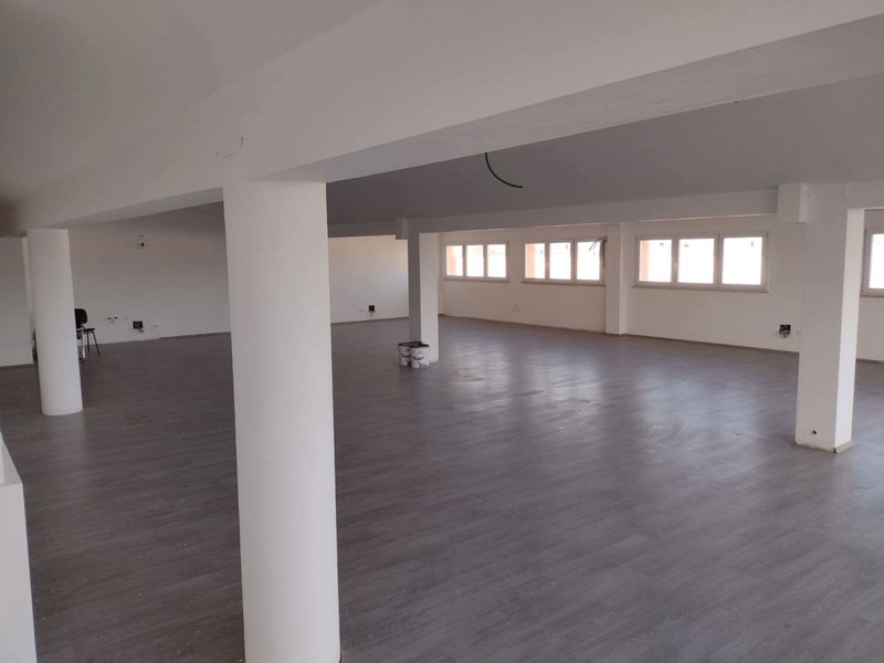 Capannone in Affitto a Grosseto, 4'500€, 600 m²