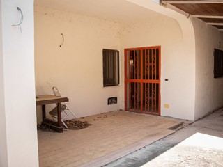 Villa in Vendita a Ventimiglia di Sicilia, 107'000€, 180 m²