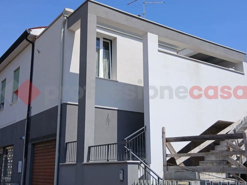 Trilocale in Vendita a Roveredo di Guà, 110'000€, 100 m², arredato