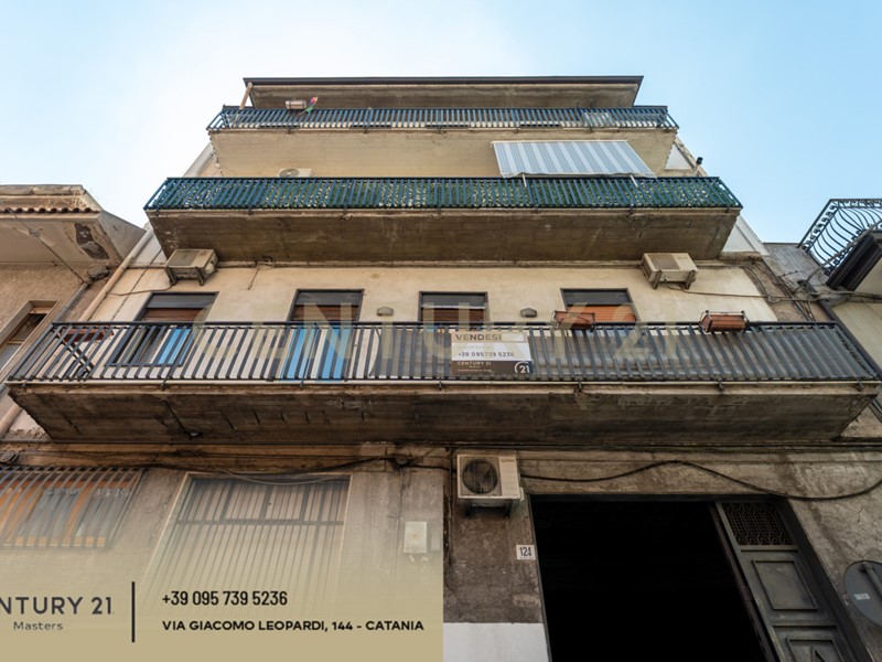 Box in Vendita a Paternò, 85'000€, 110 m², con Box