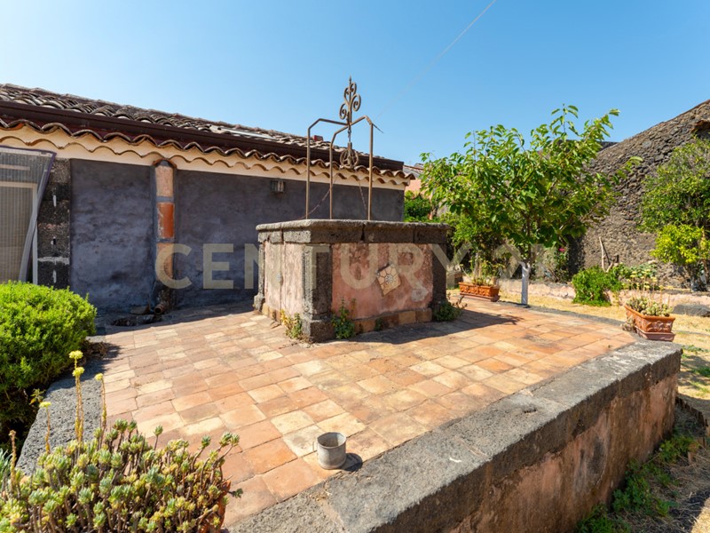 Casa Indipendente in Vendita a Mascalucia, 689'000€, 322 m², arredato