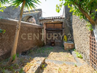 Casa Indipendente in Vendita a Mascalucia, 689'000€, 322 m², arredato