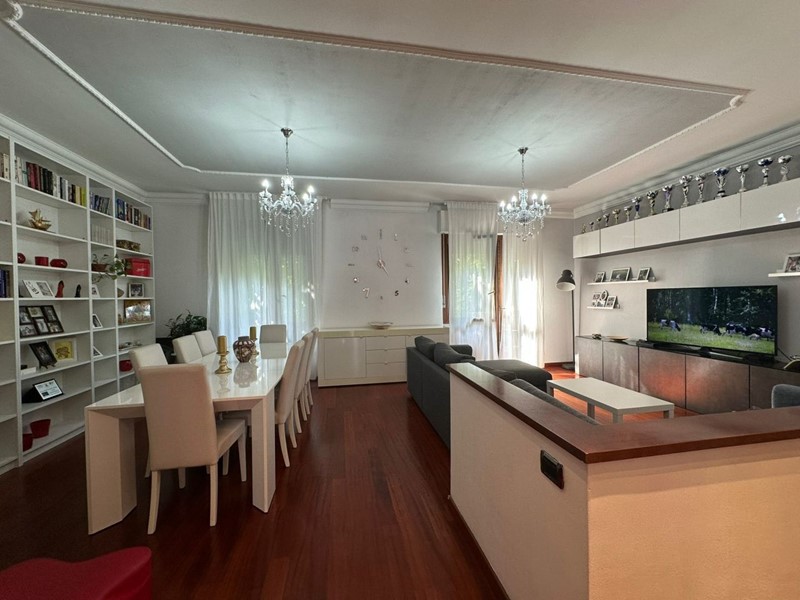 Trilocale in Vendita a Sesto San Giovanni, 287'000€, 102 m², arredato