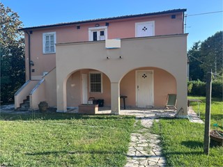 Casa Semi Indipendente in Vendita a Castelnuovo Magra, 230'000€, 108 m²