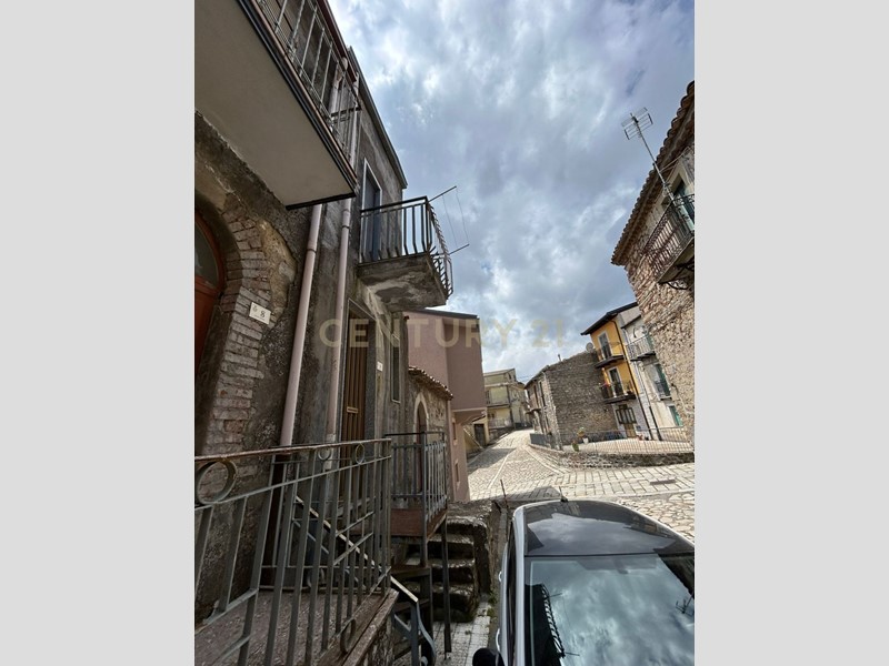 Casa Indipendente in Vendita a Floresta, 15'000€, 68 m², arredato