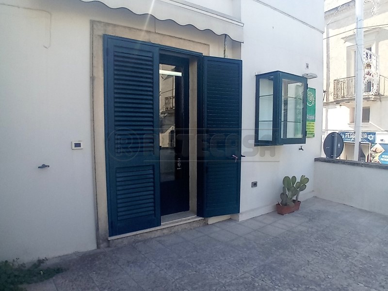 Casa Semi Indipendente in Vendita a Uggiano la Chiesa, 60'000€, 70 m²