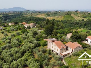 Villa in Vendita a Torri in Sabina, 110'000&euro;, 161 m²
