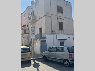 Casa Indipendente in Vendita a Adelfia, 45'000€, 50 m²