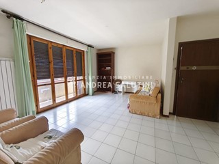 Appartamento in Vendita a Ponsacco, 120'000€, 115 m², arredato, con Box