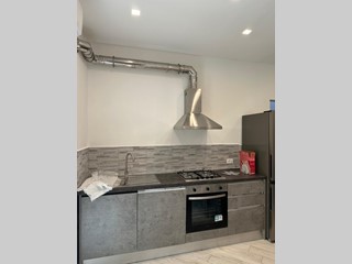 Casa Semi Indipendente in Affitto a Carrara, zona Marina di Carrara, 1'200&euro;, 70 m², arredato