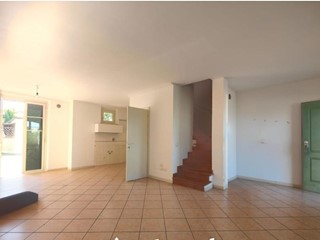 Casa Indipendente in Vendita a Fucecchio, 270'000€, 120 m², con Box