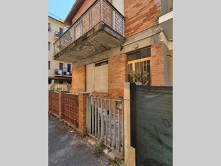 Villa bifamiliare in Vendita a Viareggio, 250'000€, 120 m²