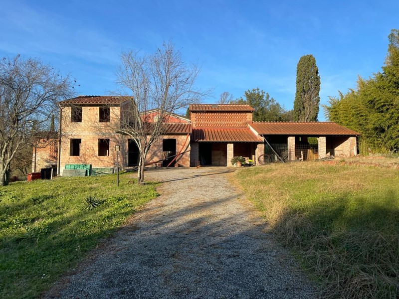 Villa in Vendita a Lucca, zona Monte San Quirico, 590'000&euro;, 400 m²