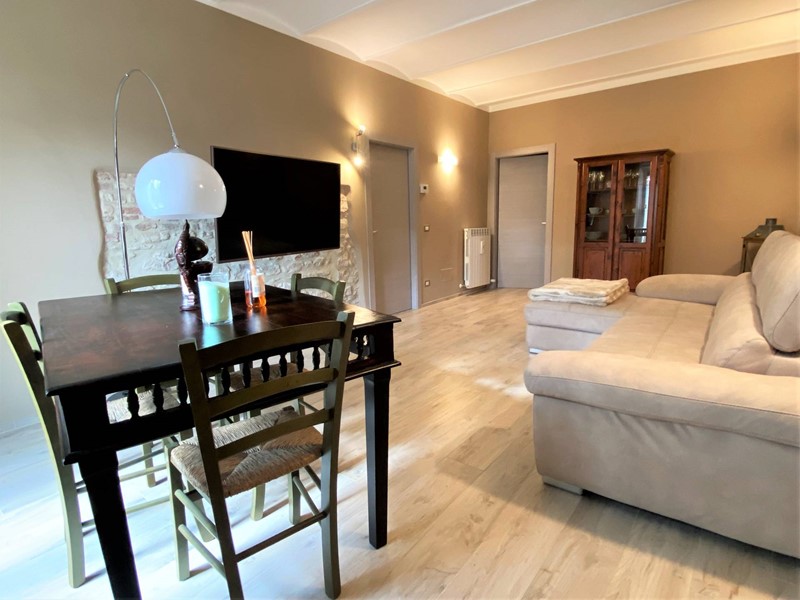 Appartamento in Vendita a Fabriano, 360'000€, 200 m²