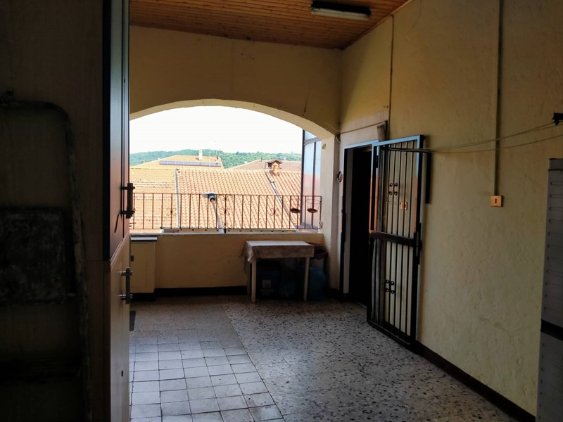 Bilocale in Vendita a Varano Borghi, 49'000€, 65 m²