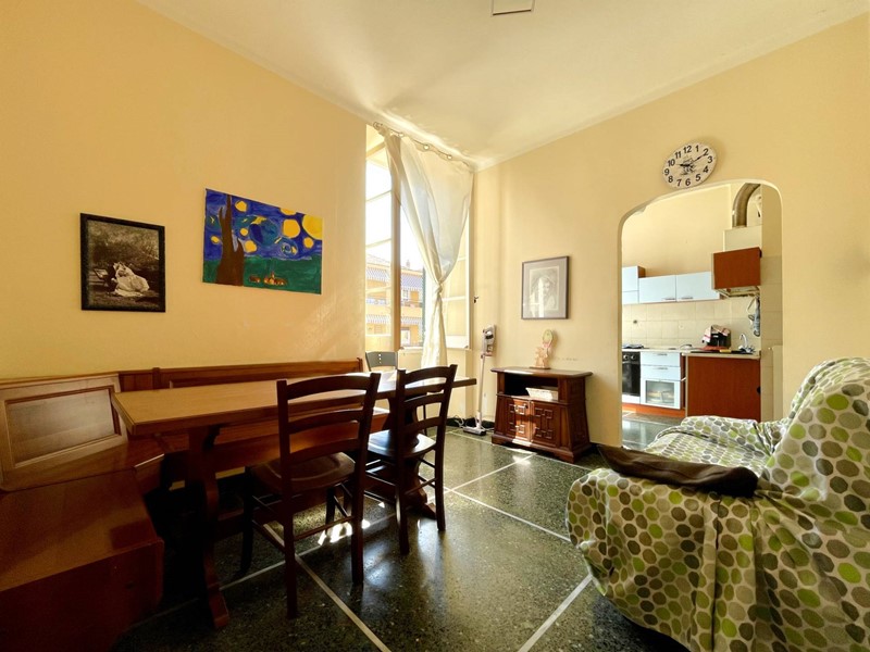 Appartamento in Vendita a Pietra Ligure, 320'000€, 79 m²