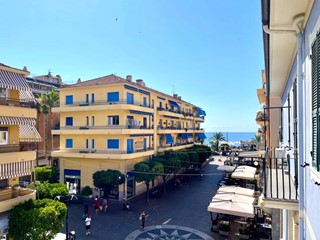 Appartamento in Vendita a Pietra Ligure, 320'000€, 79 m²