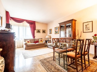 Quadrilocale in Vendita a Beinasco, 159'000€, 103 m²