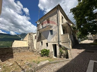 Casa Indipendente in Vendita a Scapoli, 22'000€, 105 m²