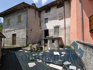 Casa Semi Indipendente in Vendita a San Giovanni Bianco, 26'000€, 120 m²